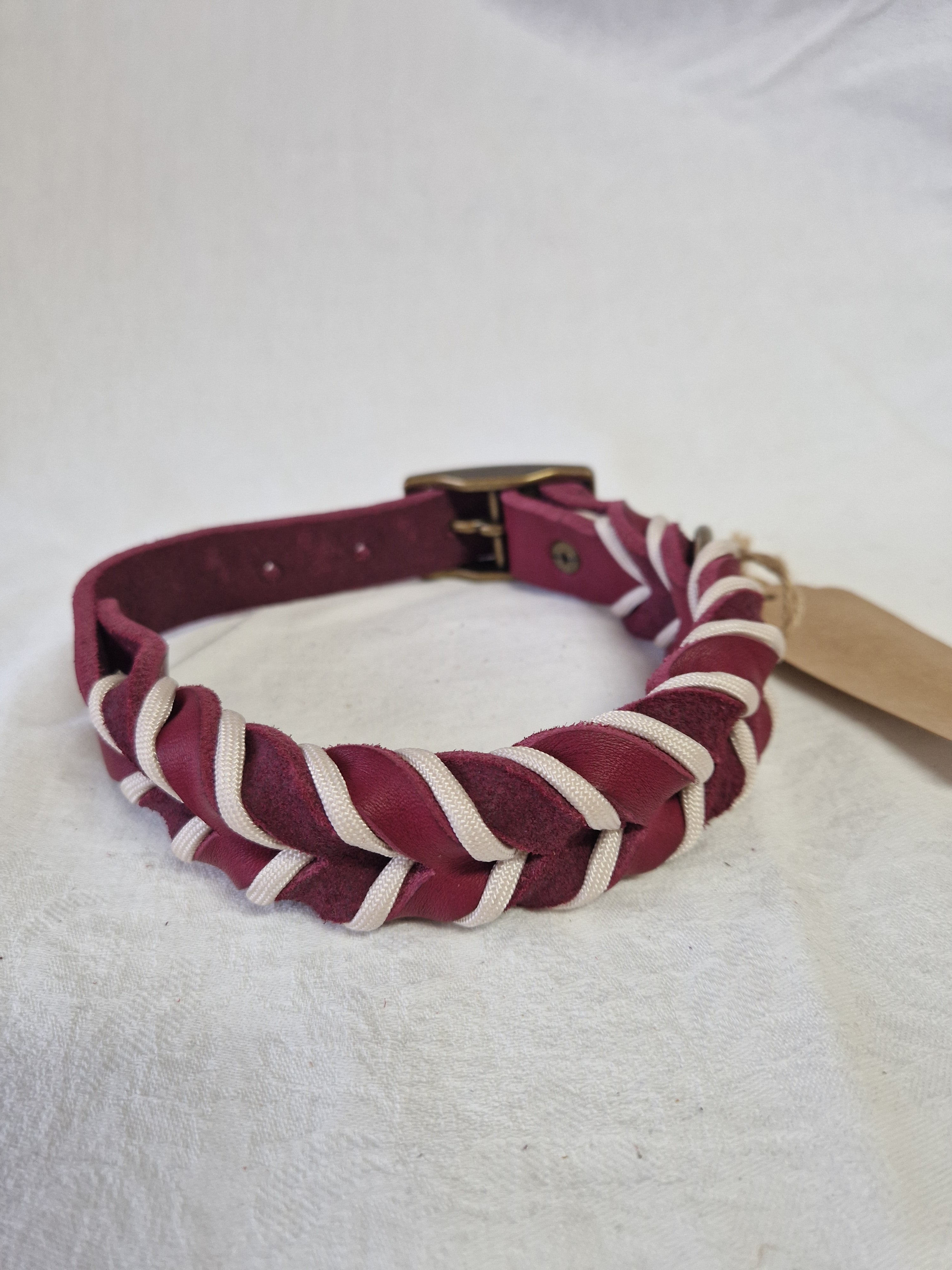 Geflochtenes Lederhalsband mit Paracord - 25mm