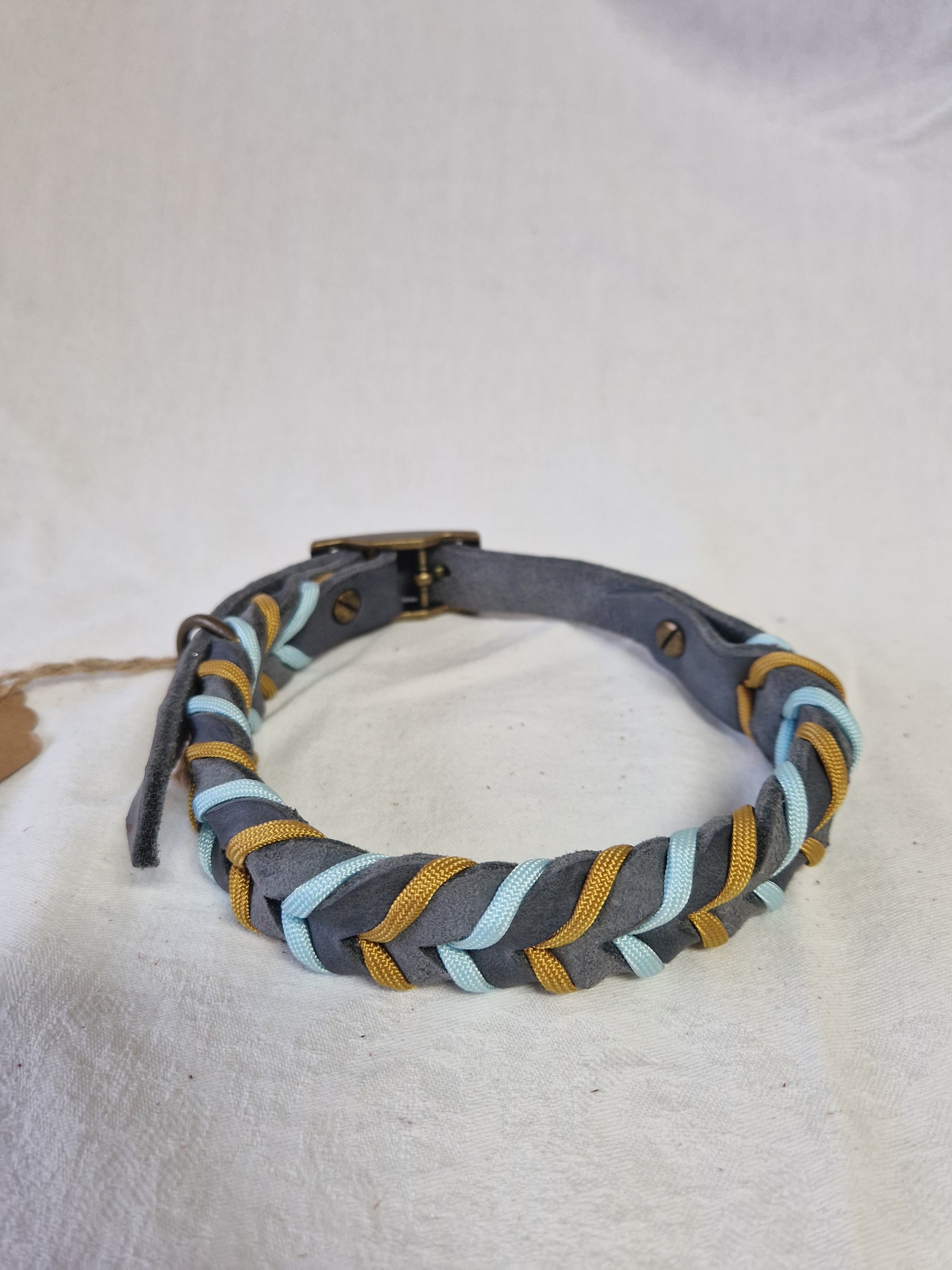 Geflochtenes Lederhalsband mit Paracord - 20mm