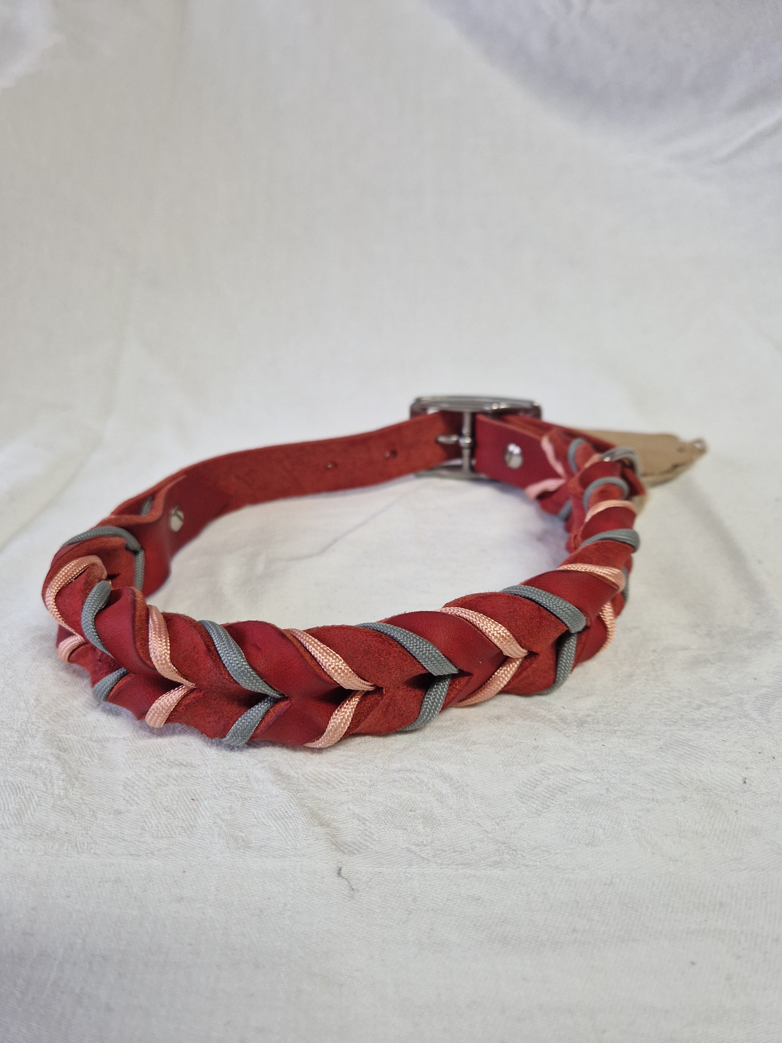 Geflochtenes Lederhalsband mit Paracord - 25mm